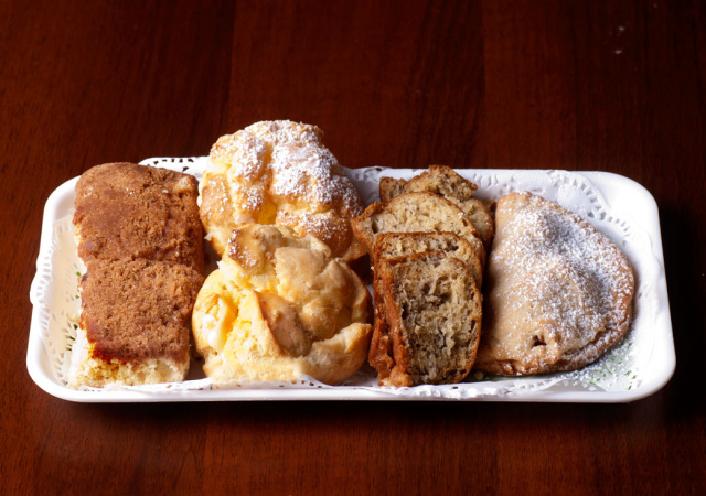 Cake & Pastries Assortment